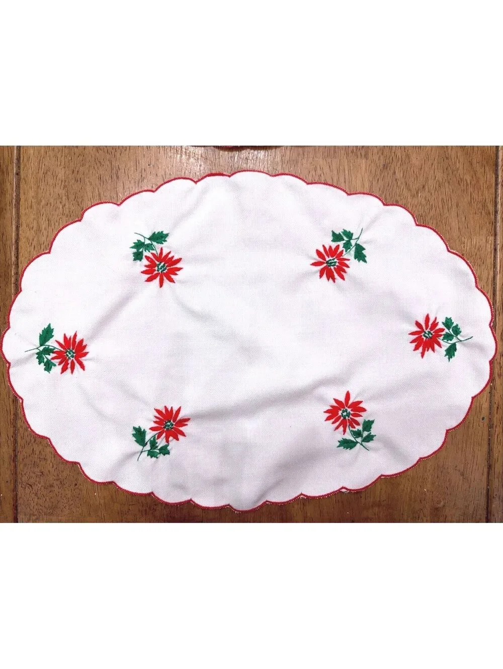 VTG Christmas Cloth Placemats Red Poinsettia Embroidered Retro Kitchen Set 6